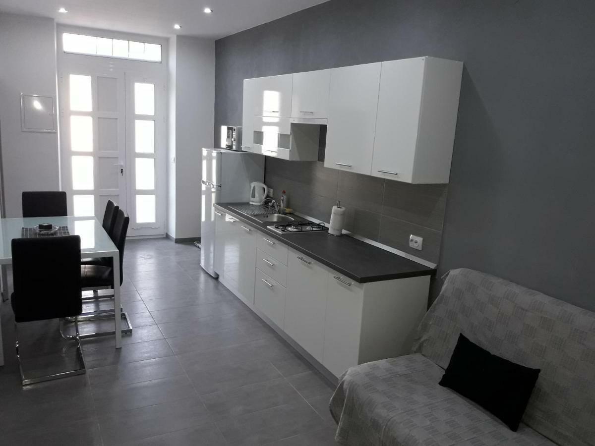 Apartments Vidulic 말리로시니 외부 사진